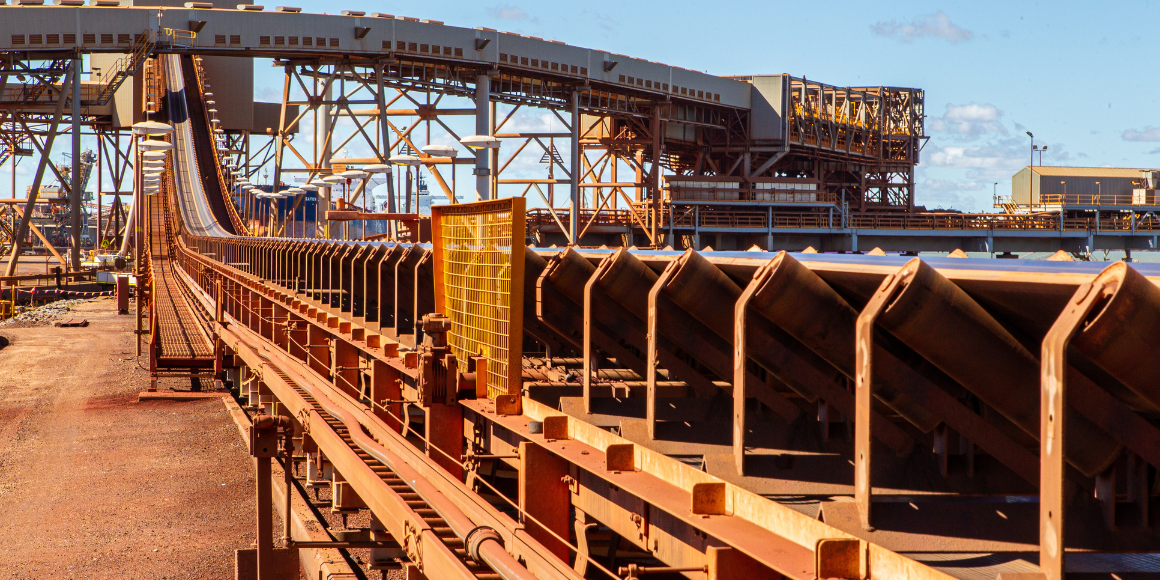 Integrated Planning of the Value-Chain-with-a-Simulation-Based-Digital-Twin-featured